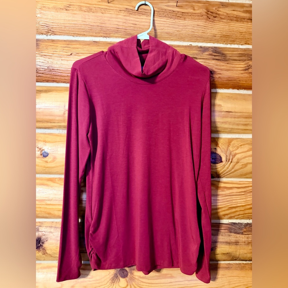 Columbia Mock Neck Lightweight Maroon Shirt Medium